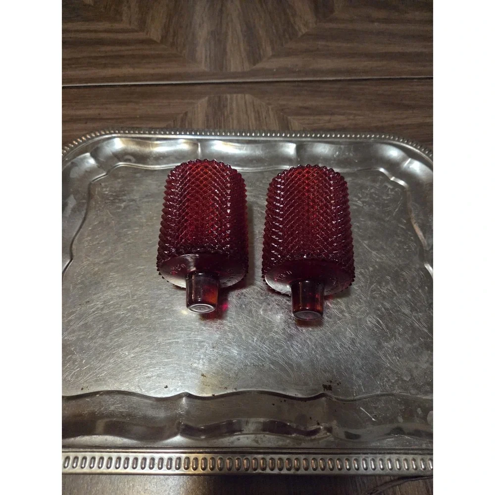 Faroy red glass diamond point votive candle